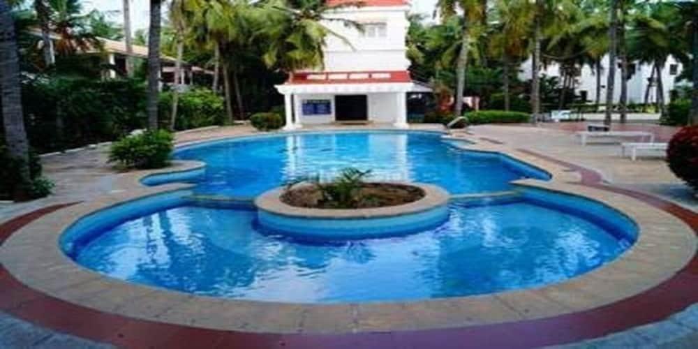 Green Coconut Resort Ченнаи Экстерьер фото