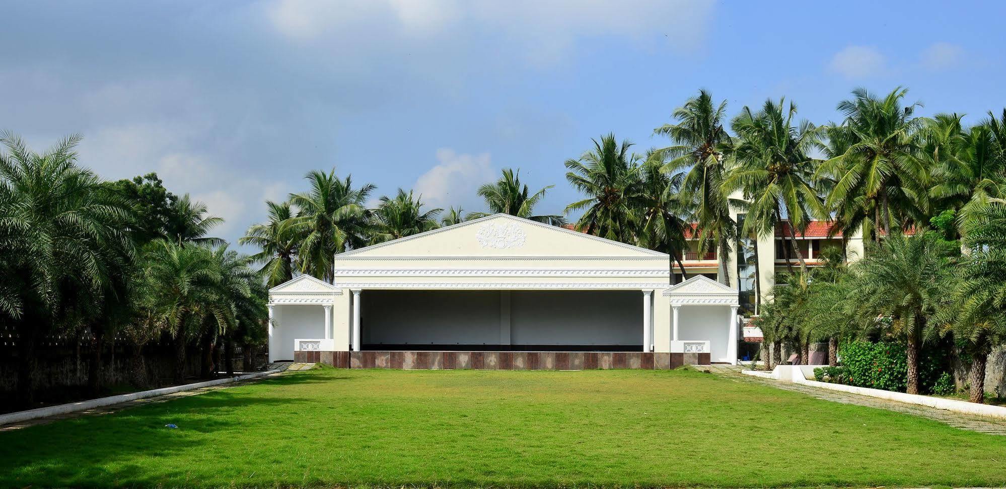 Green Coconut Resort Ченнаи Экстерьер фото